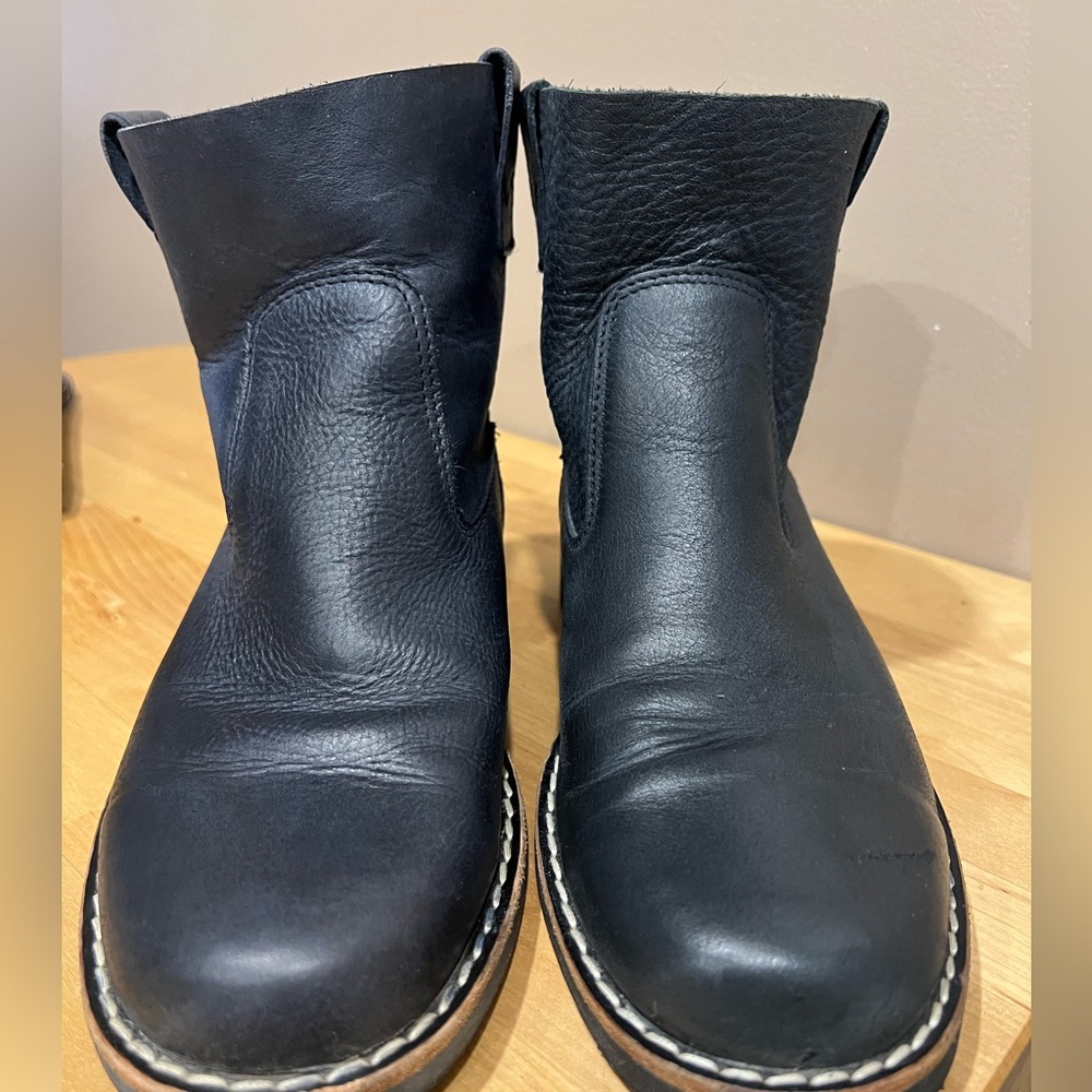 ROOTS Ankle Leather  Boots, size 7.5